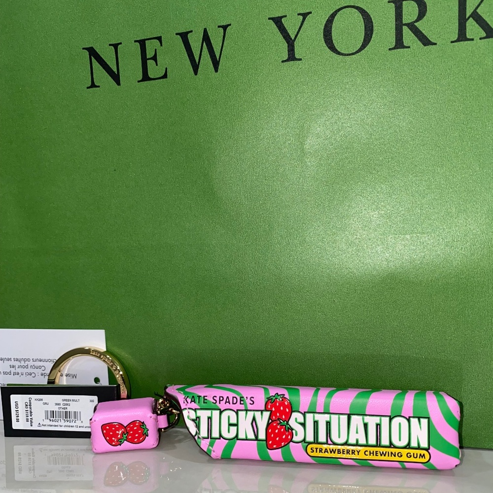 Kate Spade treat yourself bubble gum bag charm - Picture 7 of 10